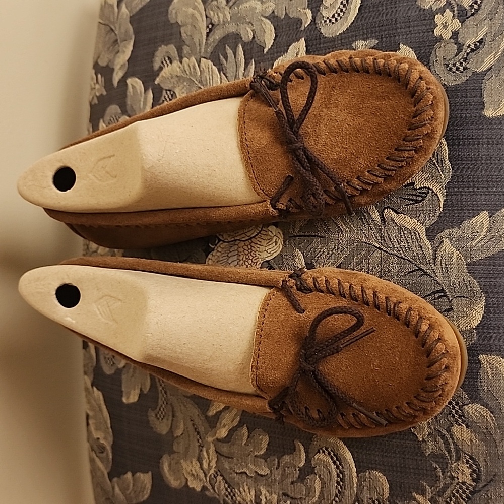 EUC Minnetonka suede loafers/moccasins